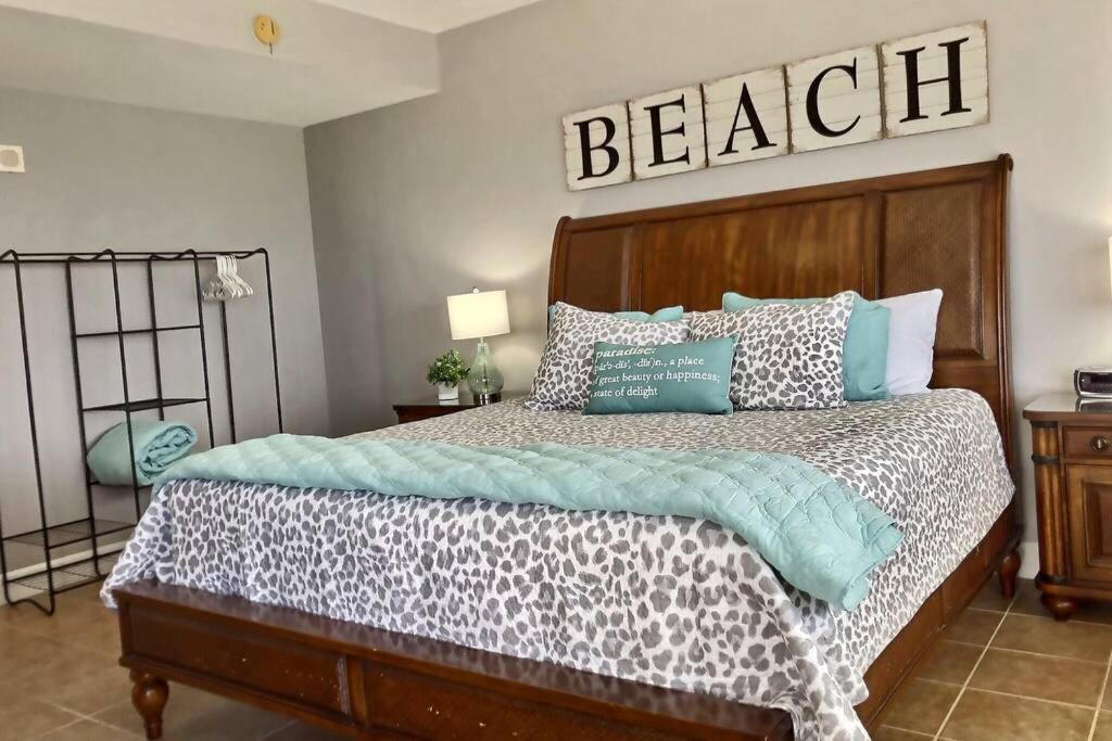 Happy Ours 2200 Sq Ft Corner Beachfront Sleeps 12 Panama City Beach Exteriör bild