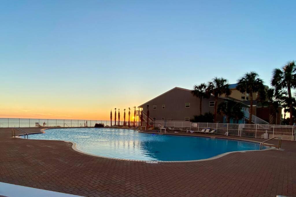 Happy Ours 2200 Sq Ft Corner Beachfront Sleeps 12 Panama City Beach Exteriör bild