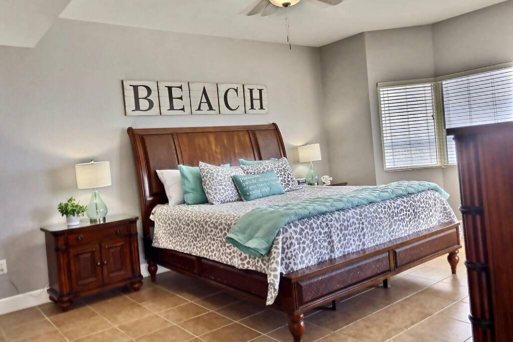 Happy Ours 2200 Sq Ft Corner Beachfront Sleeps 12 Panama City Beach Exteriör bild