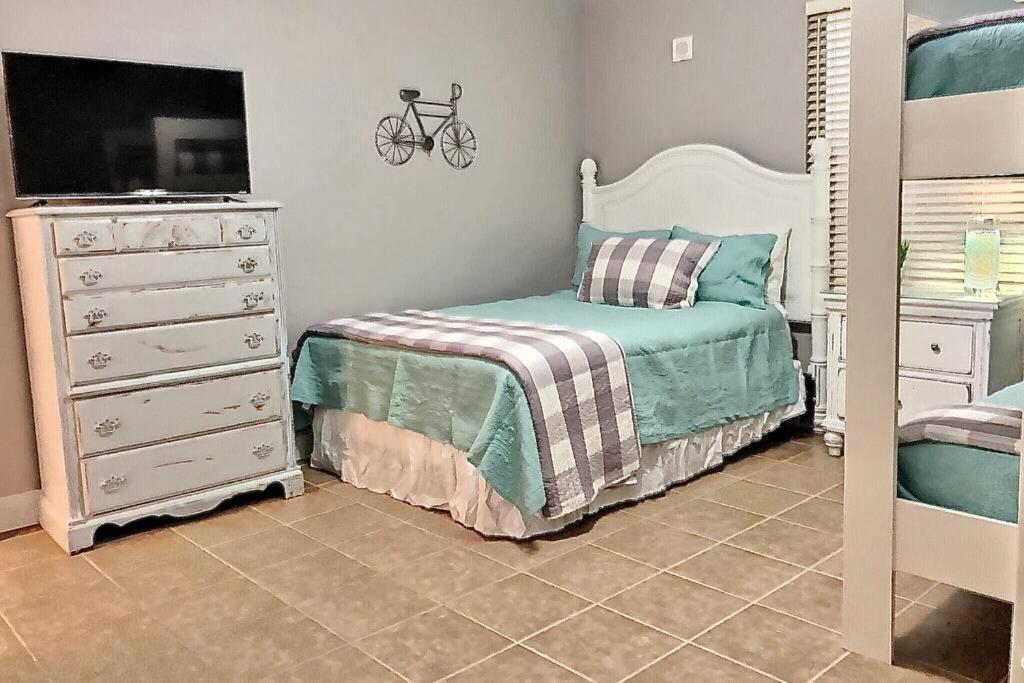 Happy Ours 2200 Sq Ft Corner Beachfront Sleeps 12 Panama City Beach Exteriör bild