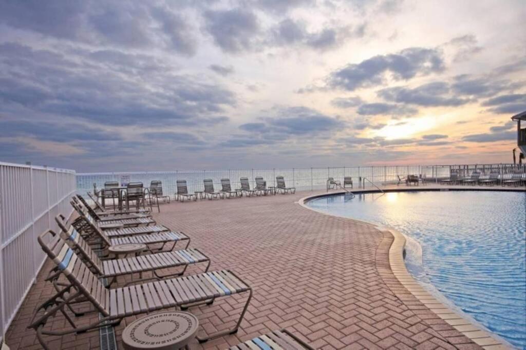 Happy Ours 2200 Sq Ft Corner Beachfront Sleeps 12 Panama City Beach Exteriör bild